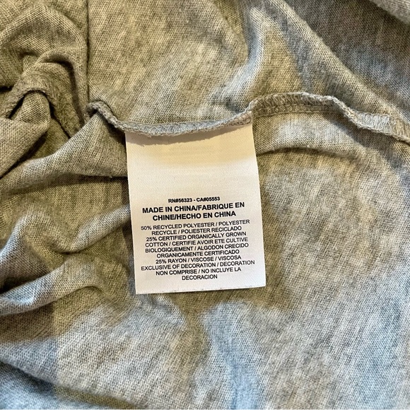 Nike women’s scoop neck t-shirt - Picture 6 of 7